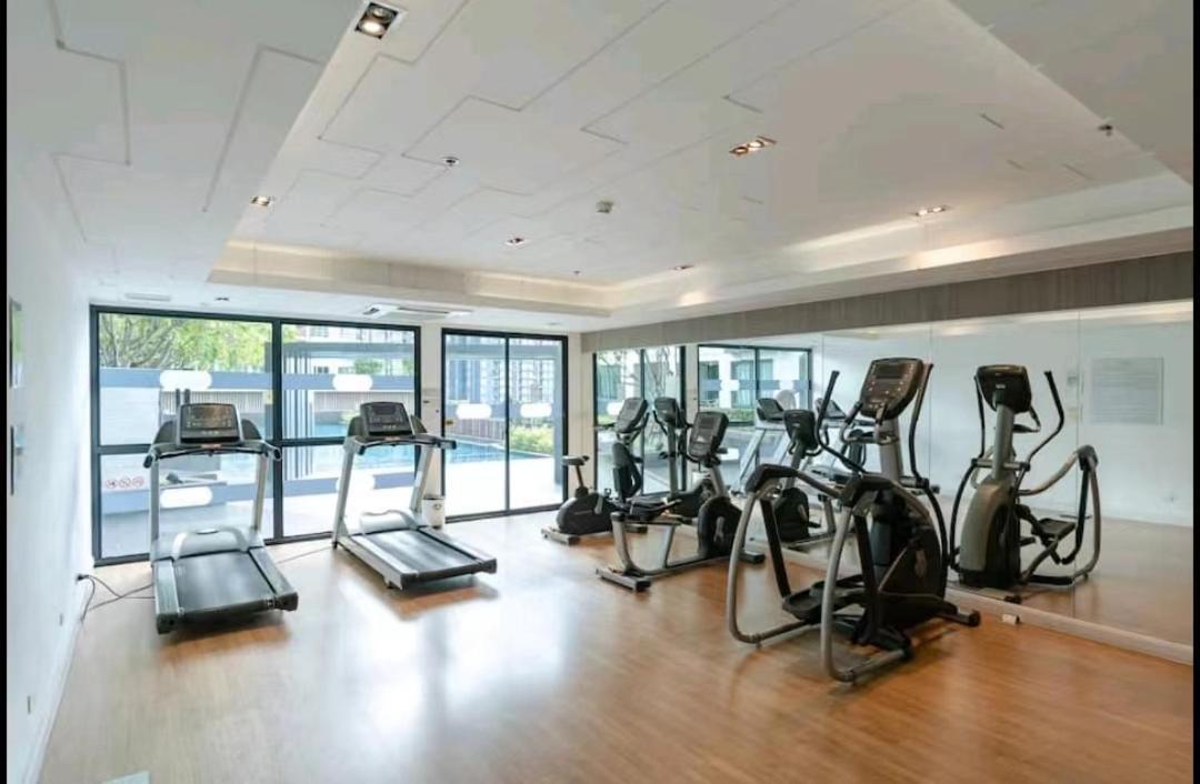 Condo In Bangkok With Swimming Pool Near Malls And Train Exterior foto