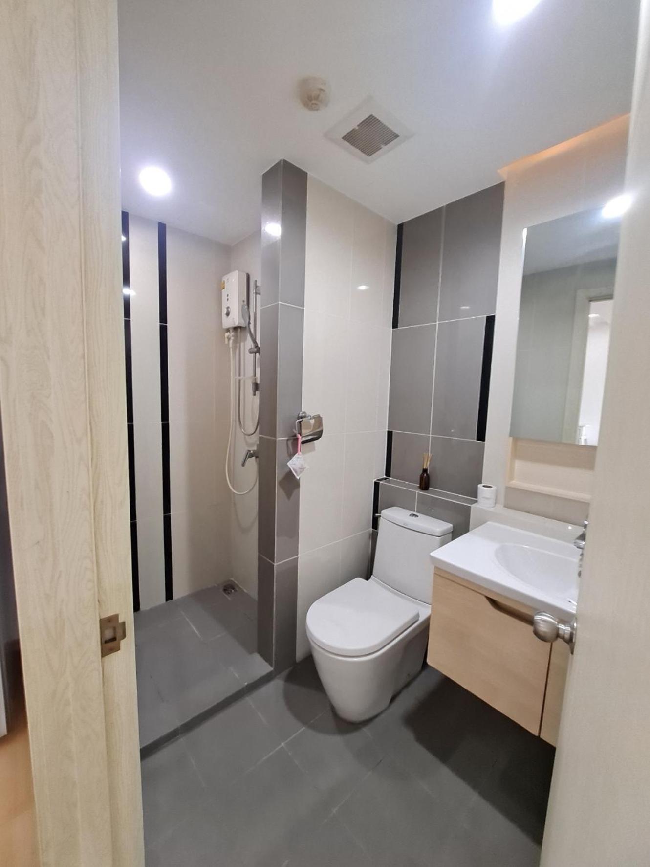 Condo In Bangkok With Swimming Pool Near Malls And Train Exterior foto